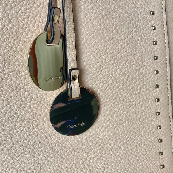 Calvin Klein Pebbled Leather Tote Pale Peach - Picture 4 of 9